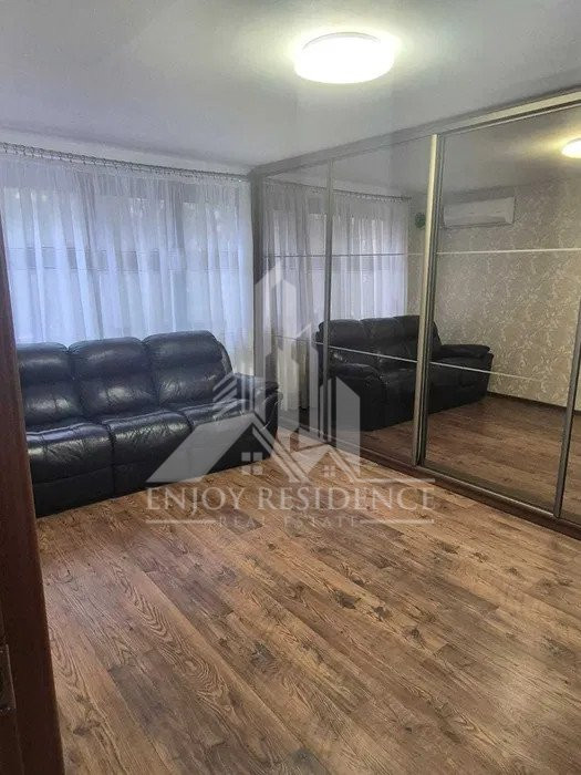 Apartament 3 camere, 3 min de metrou