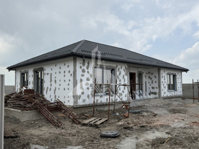 VEZI VIDEO! Ansamblu case individuale pe parter 2026 | Curte 400mp | Domnesti