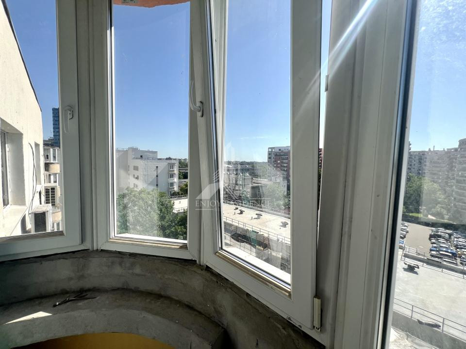 METROU LANGA SCARA! Garsoniera decomandata | Mobilata/utilata complet