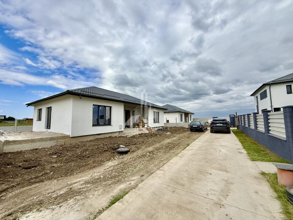ULTIMA CASA! Ansamblu case individuale 2026 | Curte 400mp | Domnesti