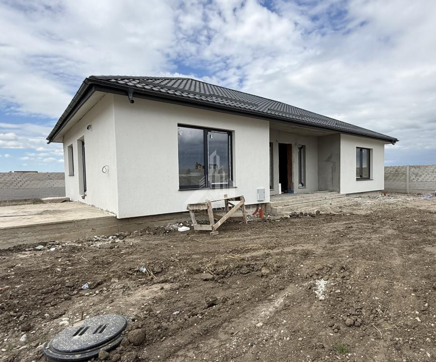 ULTIMA CASA! Ansamblu case individuale 2026 | Curte 400mp | Domnesti