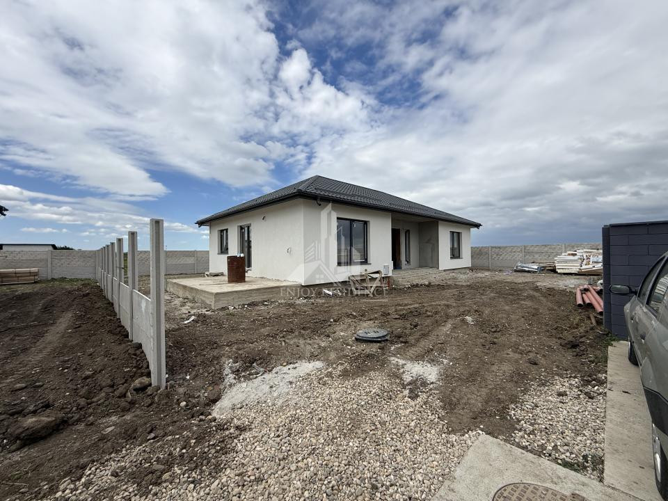 ULTIMA CASA! Ansamblu case individuale 2026 | Curte 400mp | Domnesti